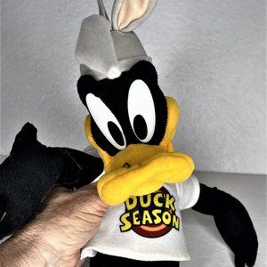 DAFFY DUCK Duck Season Looney Tunes ® Warner Bros © 17" Plushie Soft Toy 3 Years